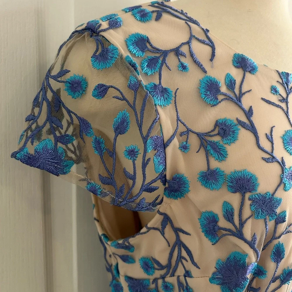Adrianna Papell Floral Sheath Dress Cream Blue Nude Cap Sleeve Size 14 - Picture 2 of 14